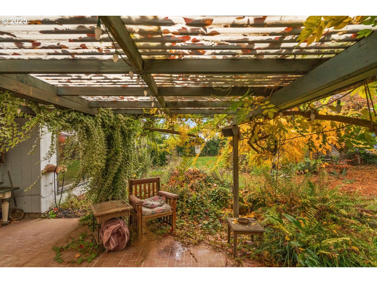 12602 Fry Road Northeast Aurora, OR 97002 - Photo 34 of 47 a view of an ocean