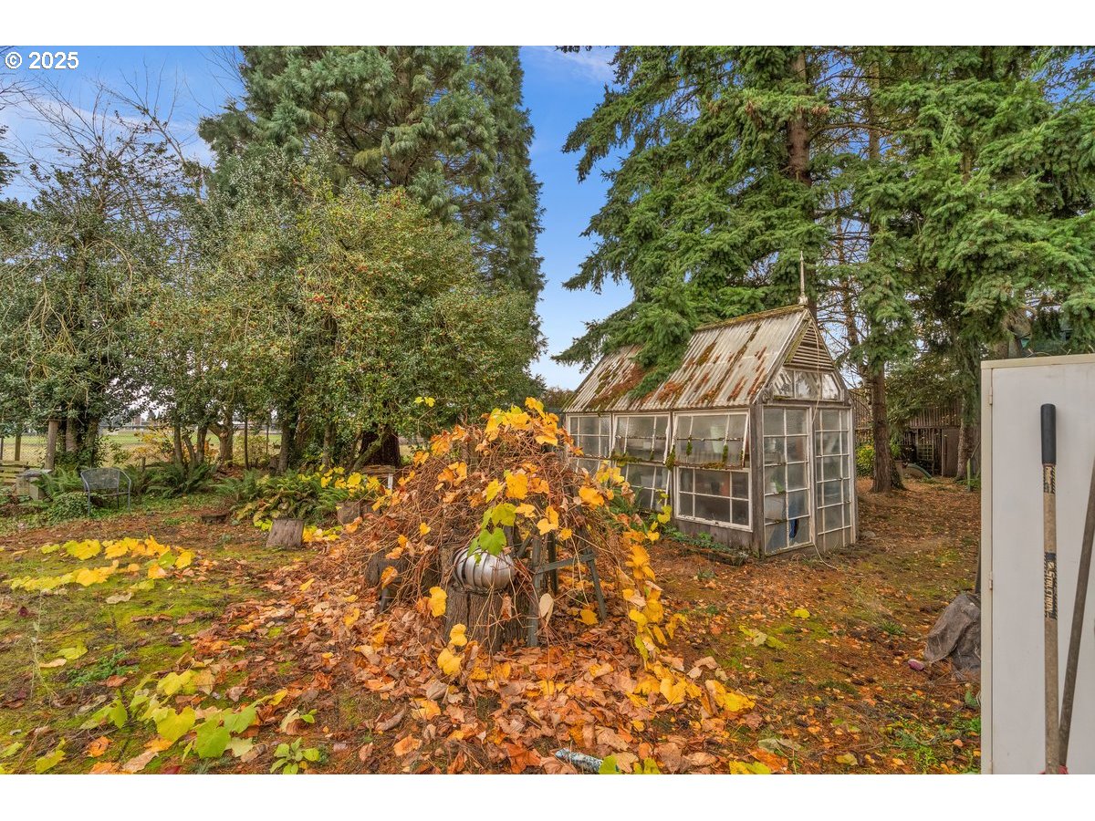 12602 Fry Road Northeast Aurora, OR 97002 - Photo 35 of 47 a view of outdoor space and yard