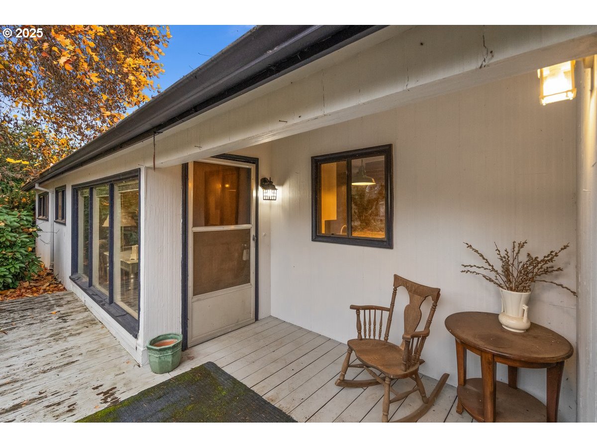 12602 Fry Road Northeast Aurora, OR 97002 - Photo 6 of 47