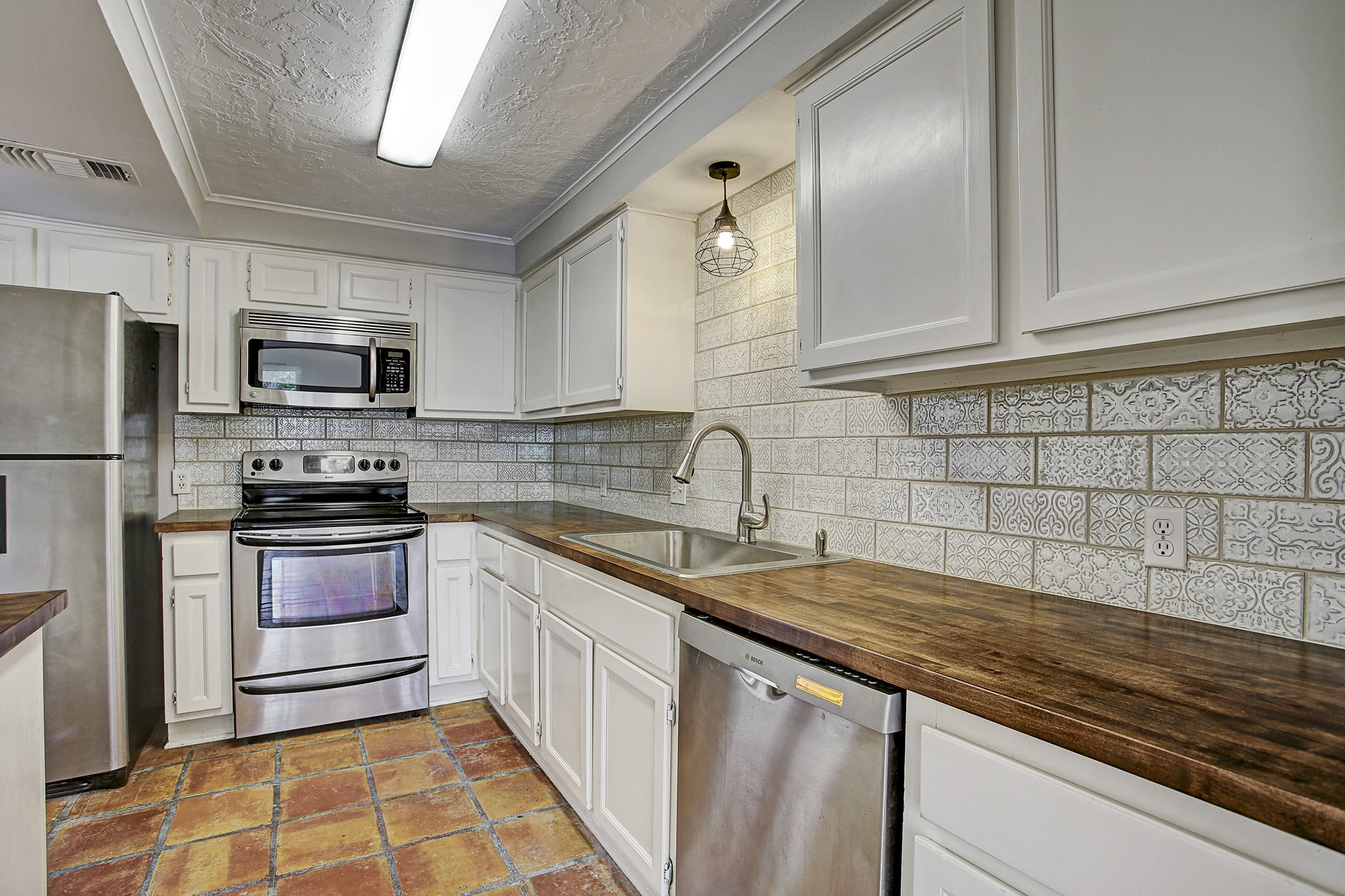 217 Roy Street, Unit 2 Houston, TX 77007 - Photo 3 of 23