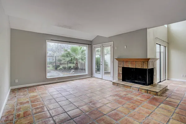 $2,500 | 217 Roy Street, Unit 2, Houston, TX 77007