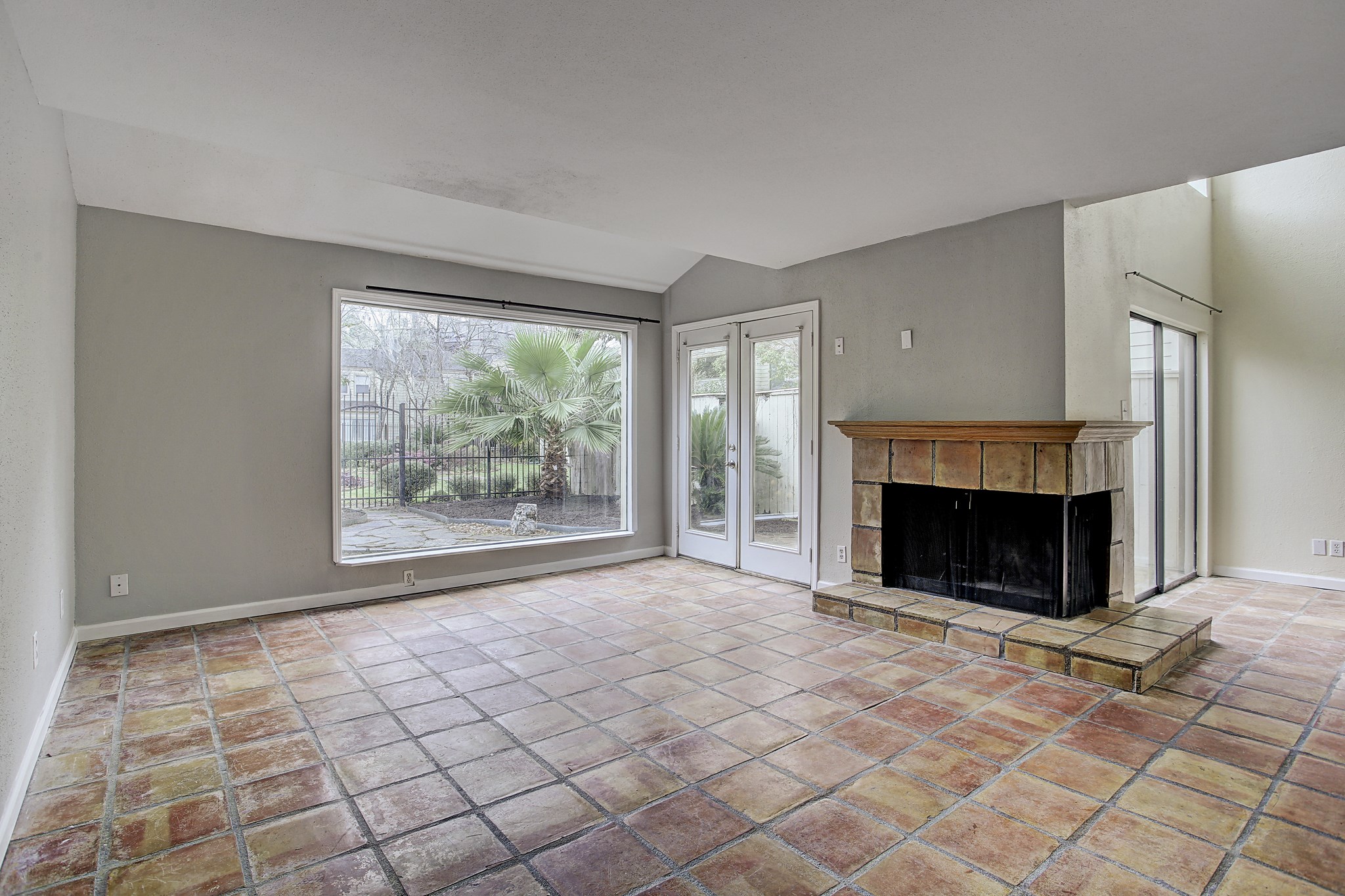 217 Roy Street, Unit 2 Houston, TX 77007 - Photo 7 of 23