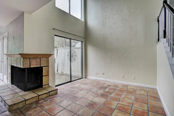 $2,500 | 217 Roy Street, Unit 2, Houston, TX 77007