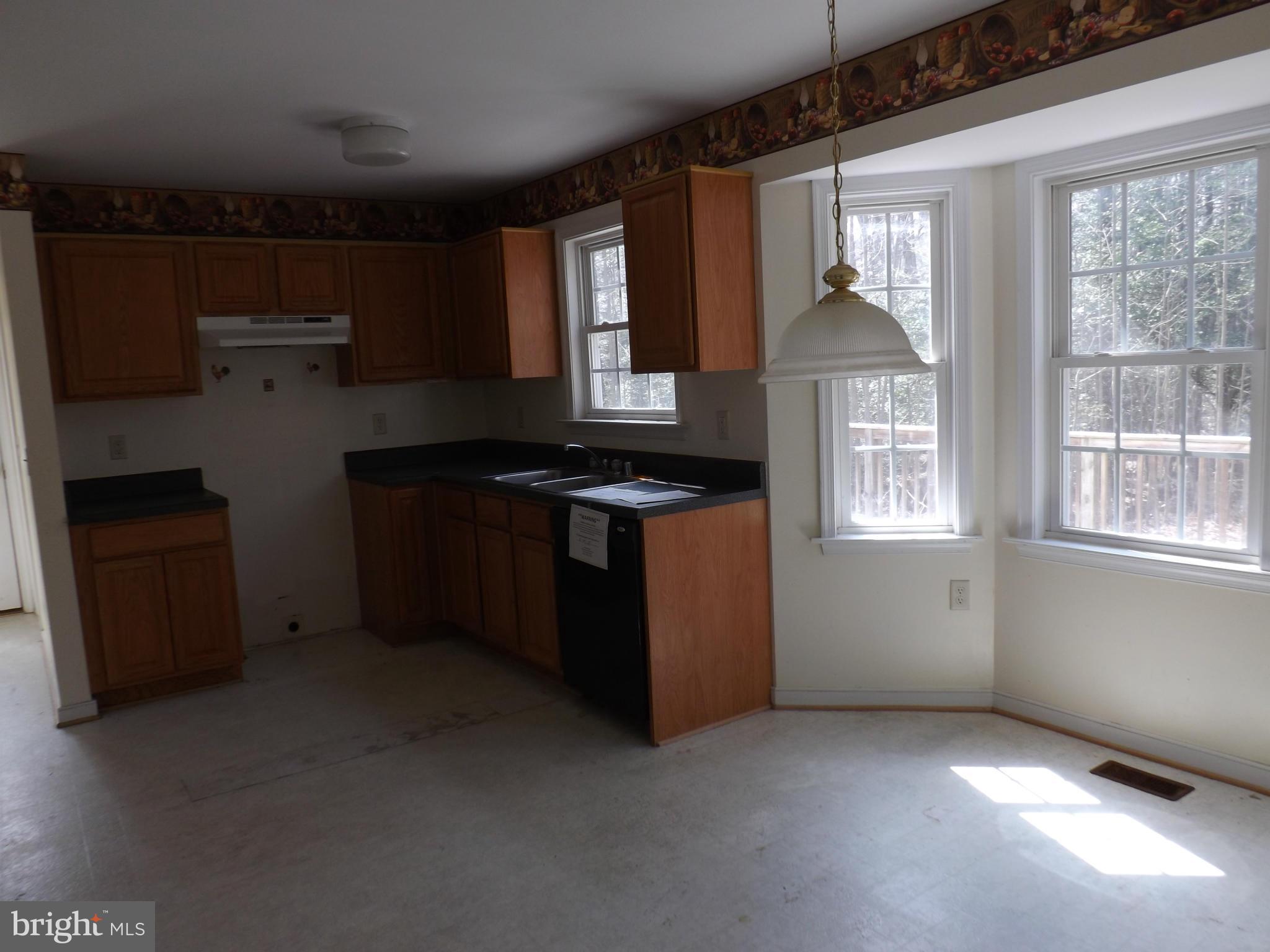 9186 Lothian Road King George, VA 22485 - Photo 7 of 30 Kitchen