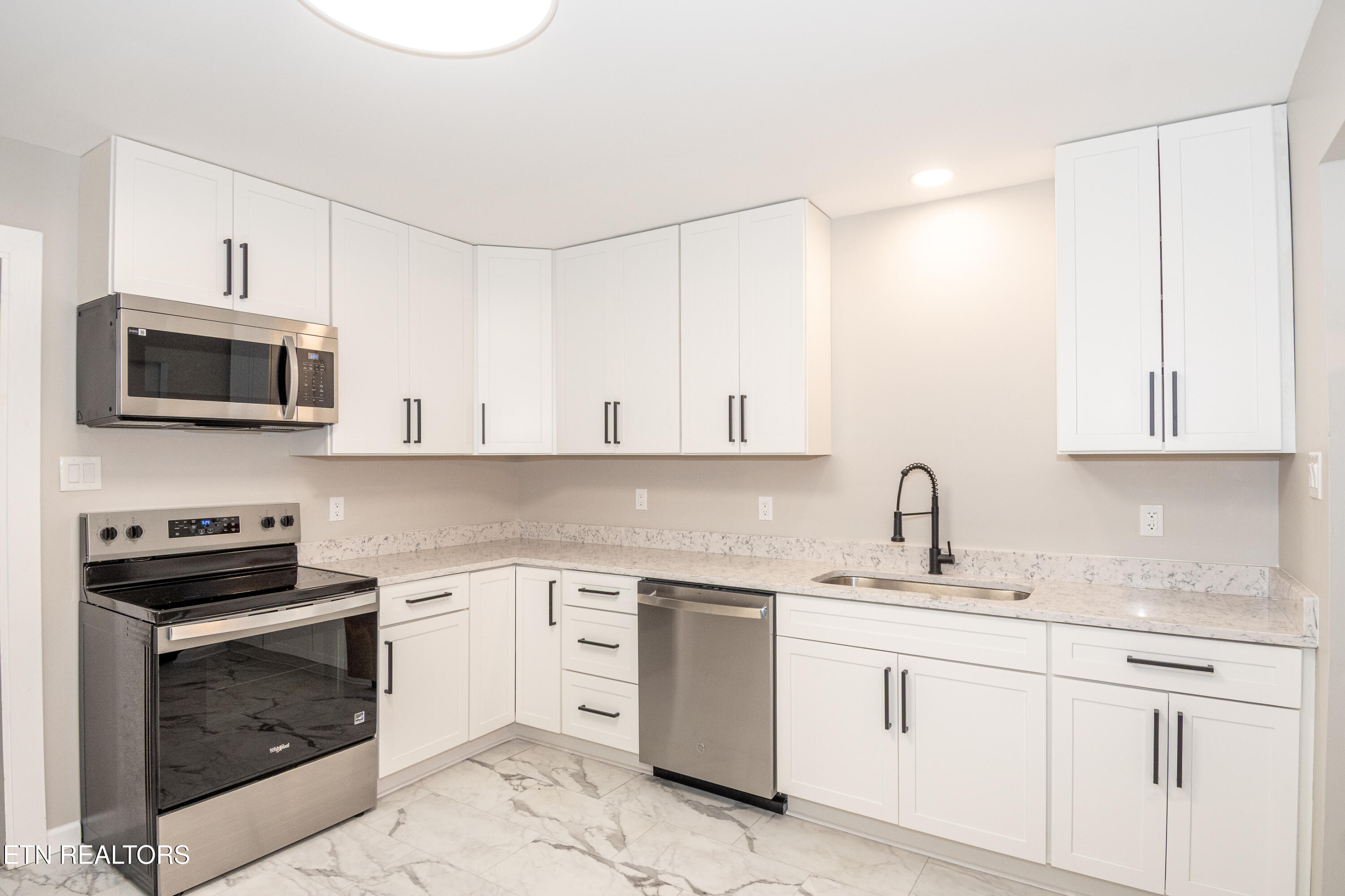 1119 Cherry Street Alcoa, TN 37701 - Photo 11 of 37 New Granite Countertops