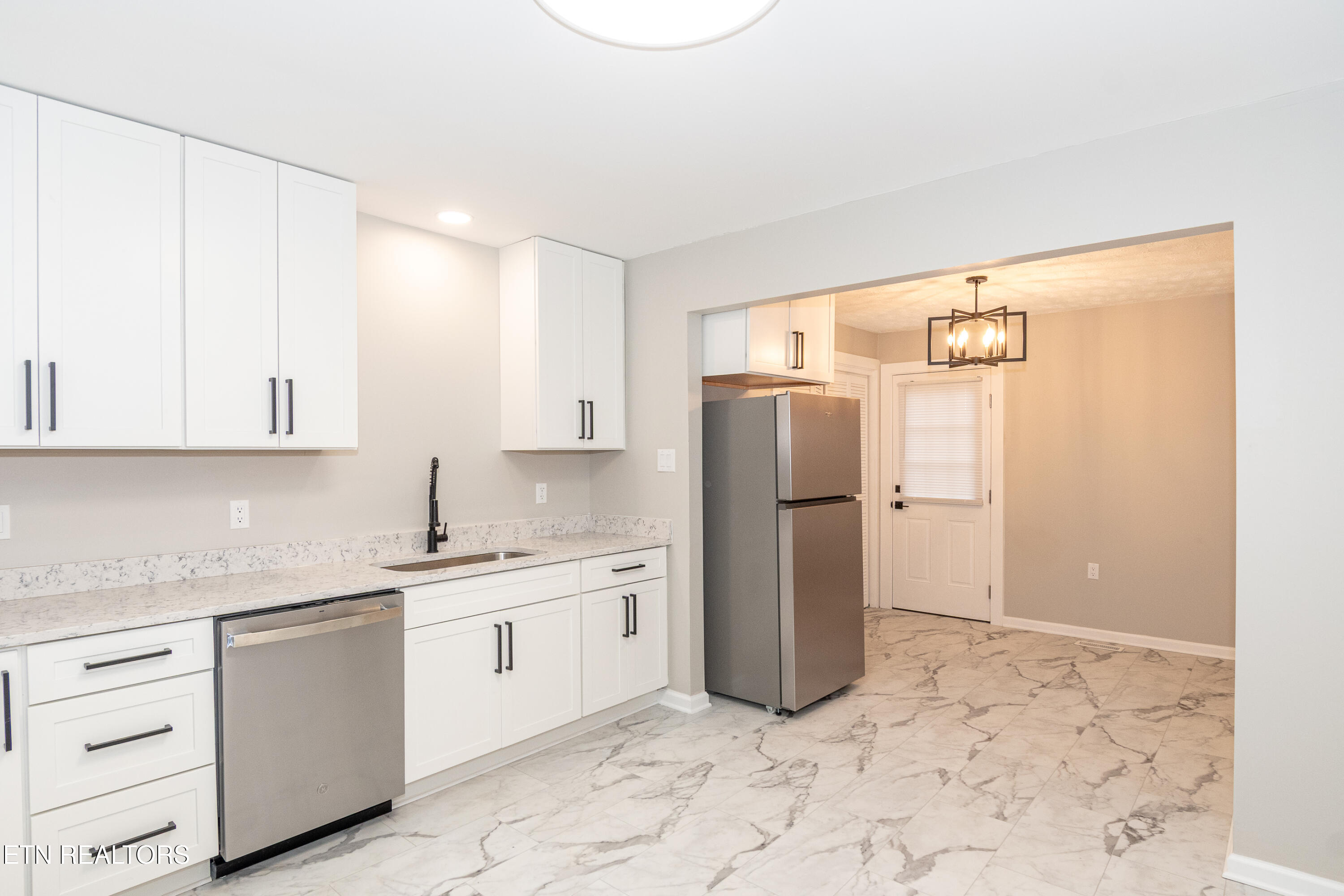 1119 Cherry Street Alcoa, TN 37701 - Photo 15 of 37 Eat-In Kitchen