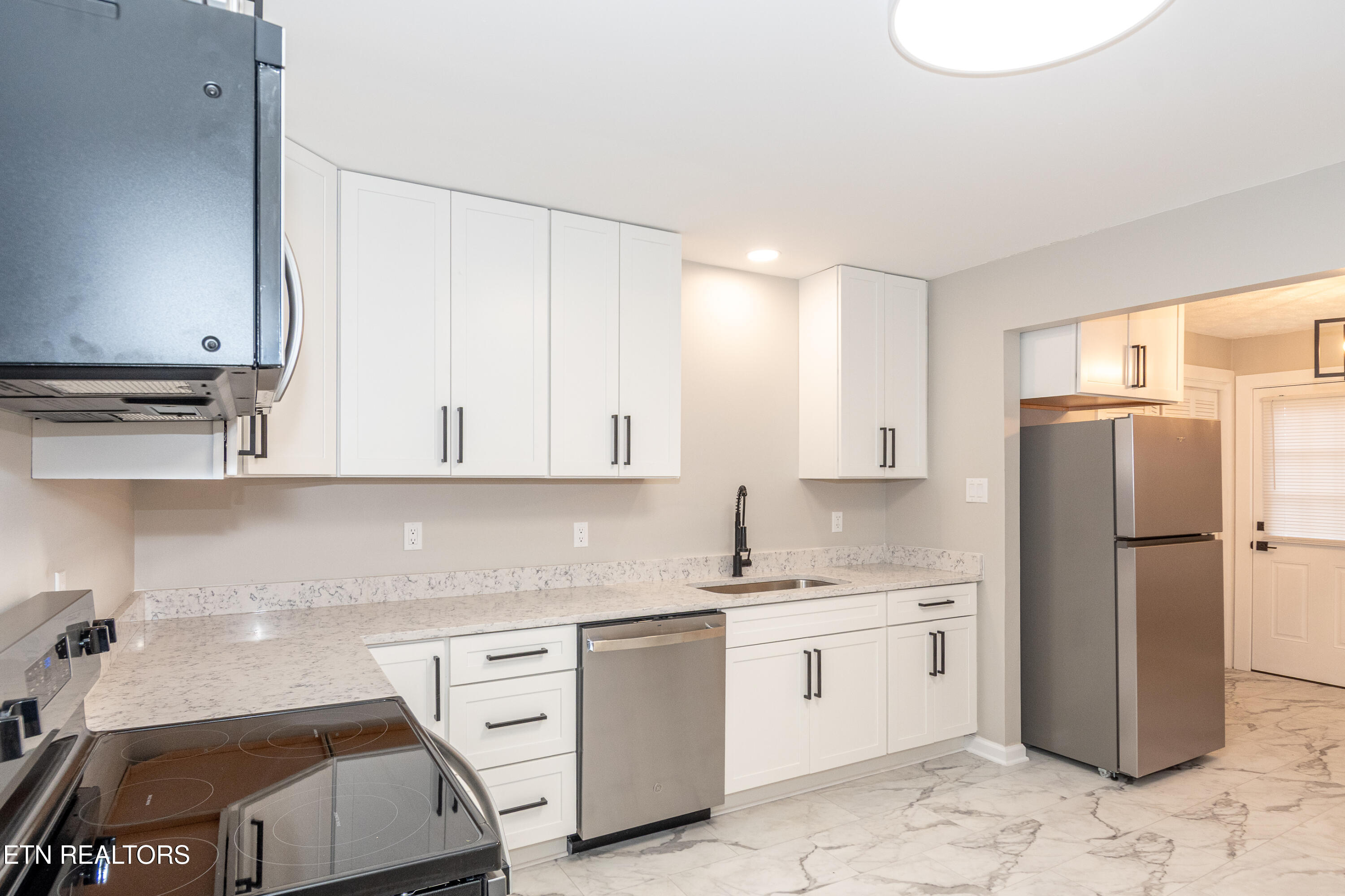 1119 Cherry Street Alcoa, TN 37701 - Photo 16 of 37 New Flooring