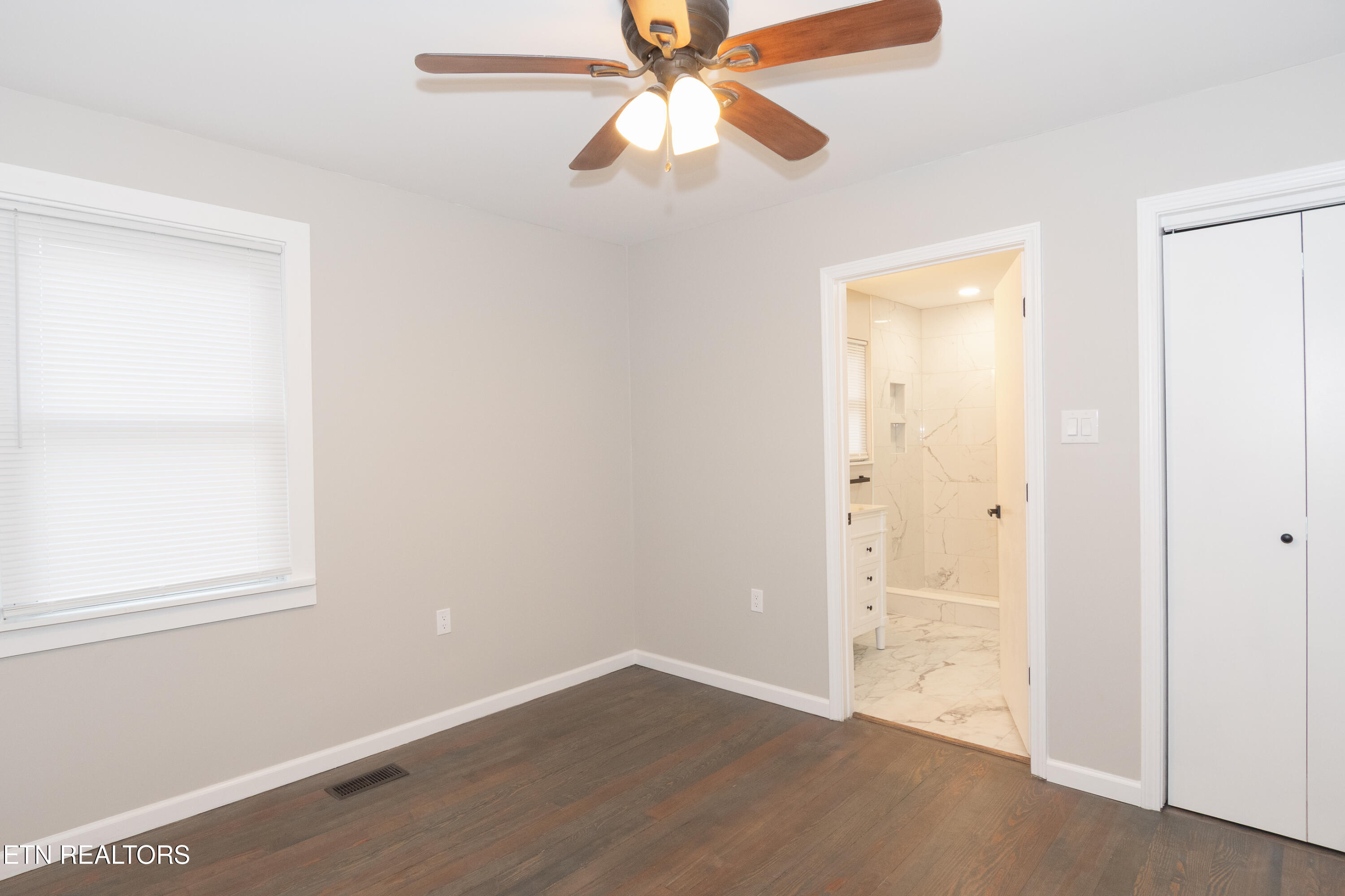 1119 Cherry Street Alcoa, TN 37701 - Photo 25 of 37 Master Bath En Suite