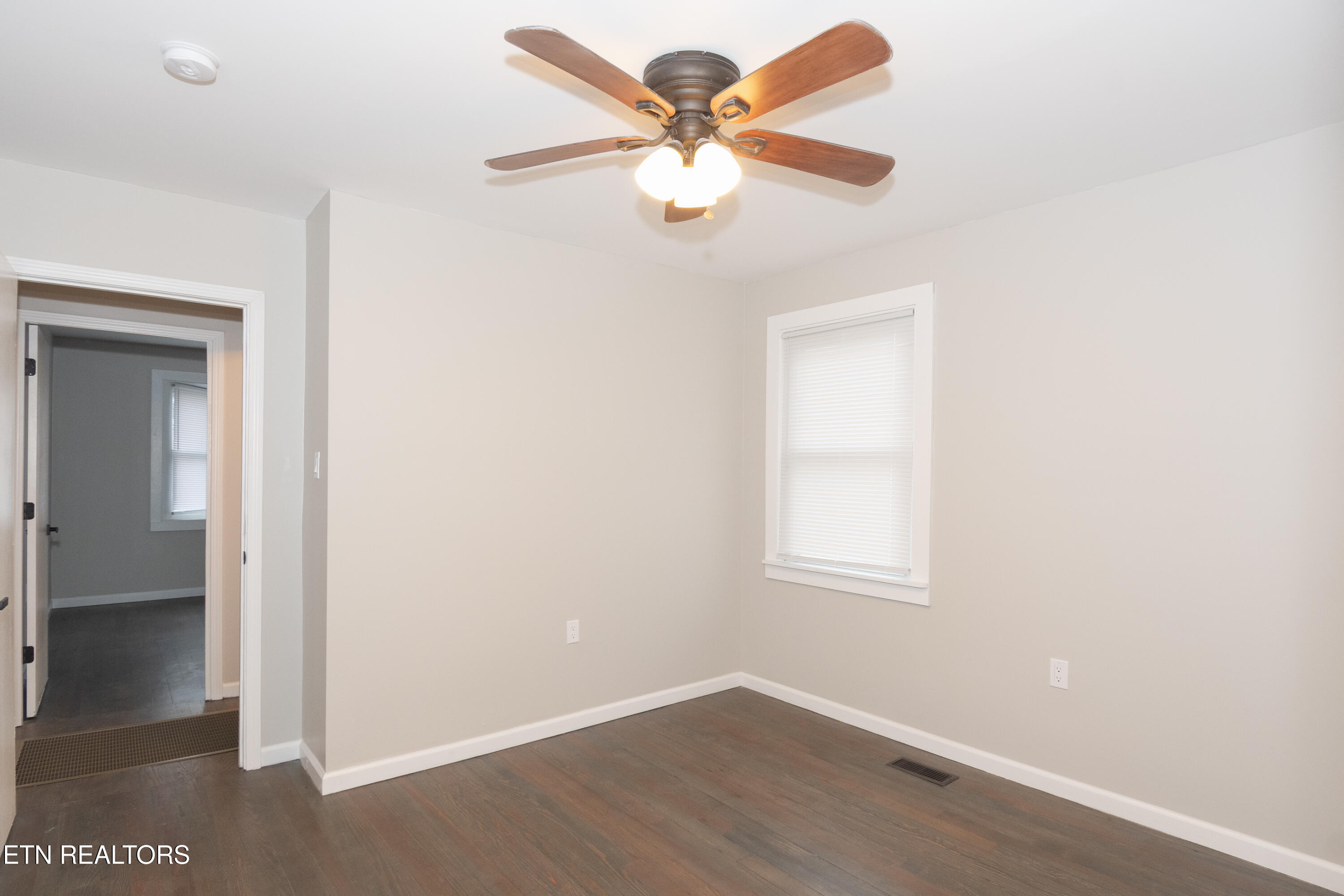 1119 Cherry Street Alcoa, TN 37701 - Photo 26 of 37 Hardwood Floors