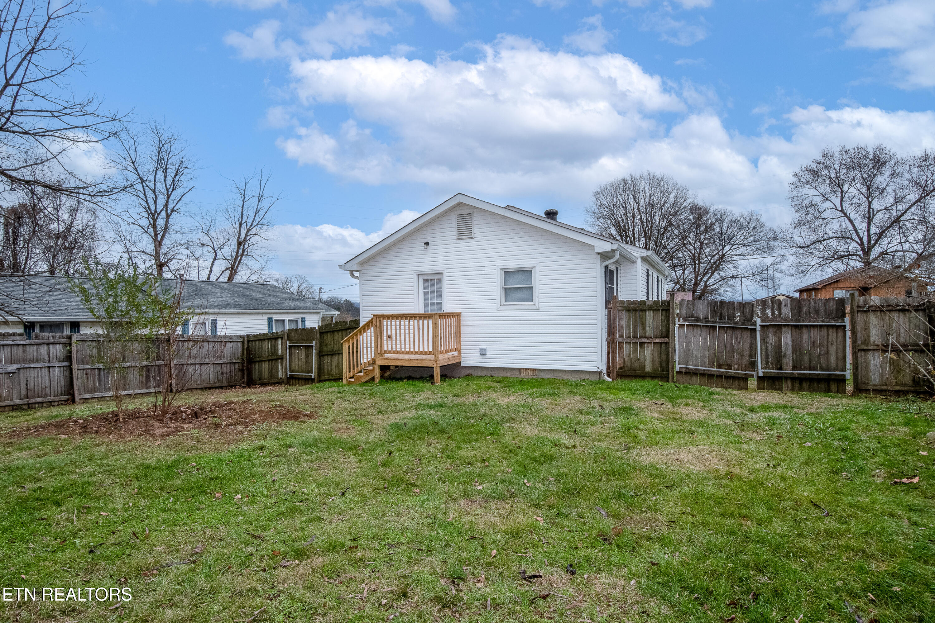 1119 Cherry Street Alcoa, TN 37701 - Photo 4 of 37 Flat Yard!