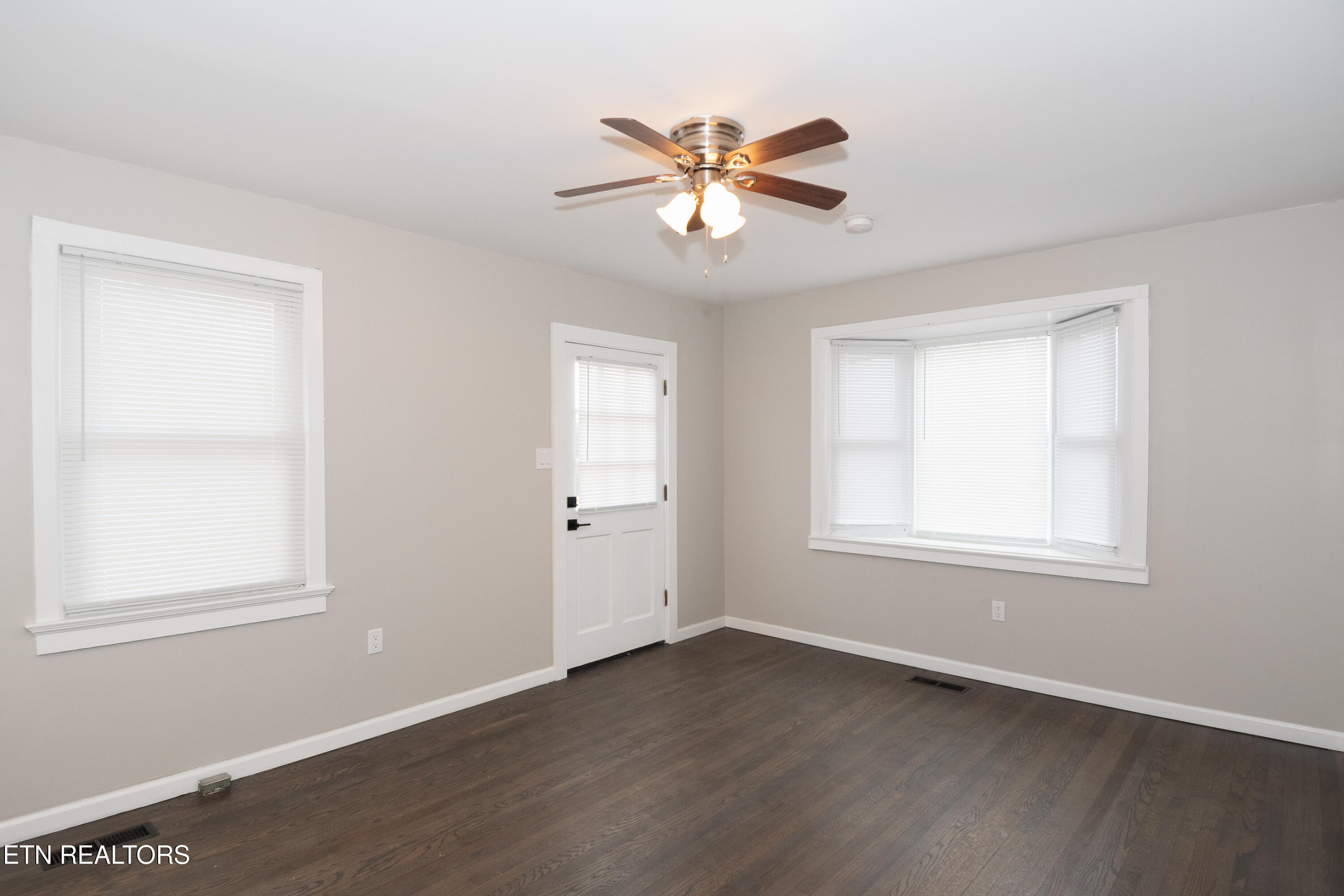 1119 Cherry Street Alcoa, TN 37701 - Photo 6 of 37 Hardwood Floors