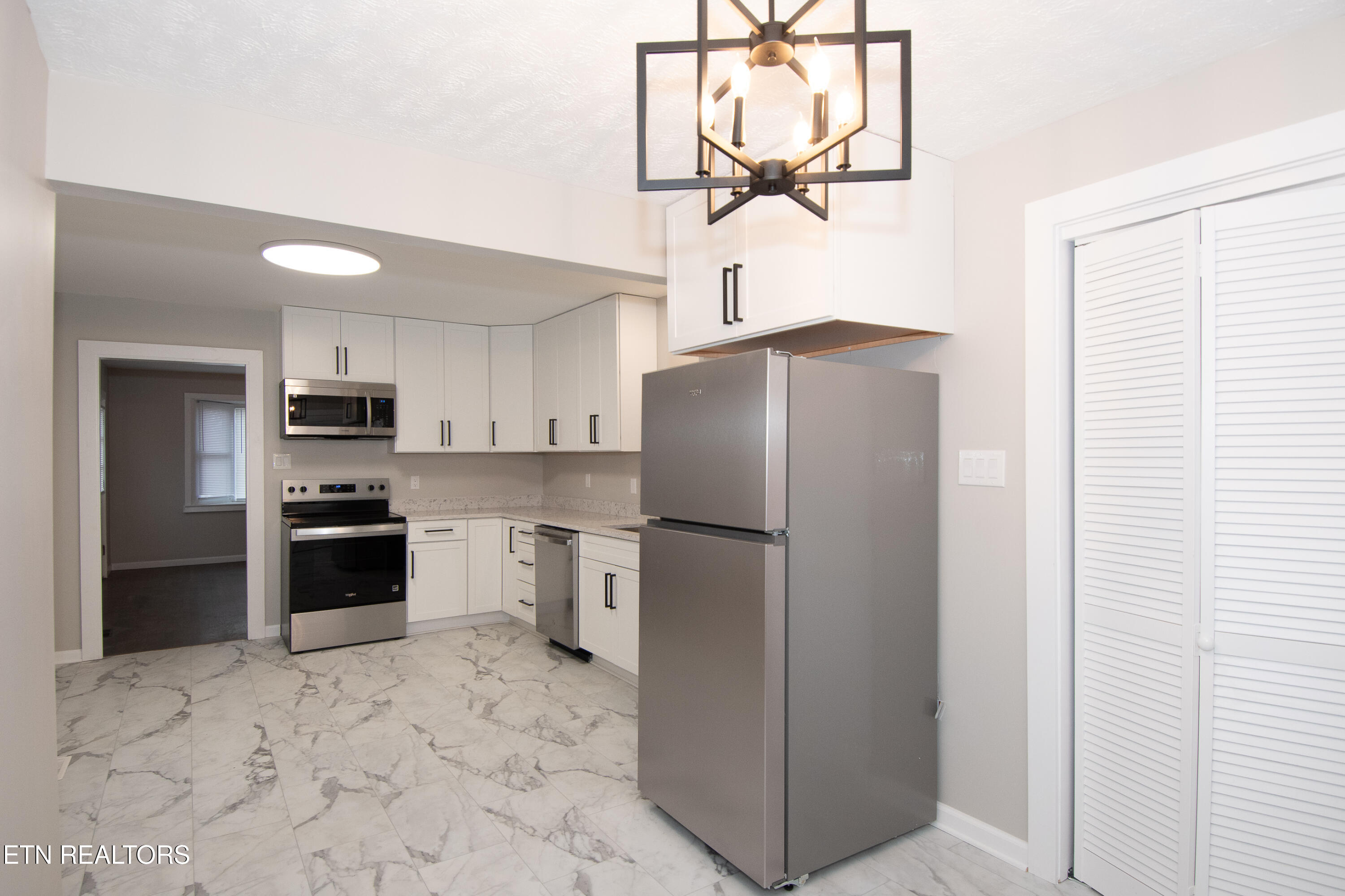 1119 Cherry Street Alcoa, TN 37701 - Photo 10 of 37 New Cabinets