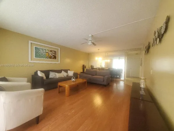 $2,250 | 319 Northeast 14th Avenue, Unit 207, Hallandale Beach, FL 33009
