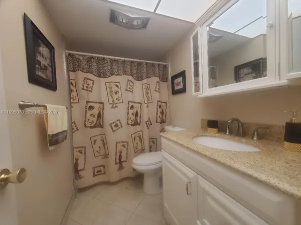 $2,250 | 319 Northeast 14th Avenue, Unit 207, Hallandale Beach, FL 33009