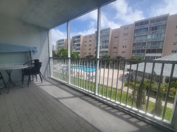 $2,250 | 319 Northeast 14th Avenue, Unit 207, Hallandale Beach, FL 33009