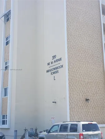 $2,250 | 319 Northeast 14th Avenue, Unit 207, Hallandale Beach, FL 33009