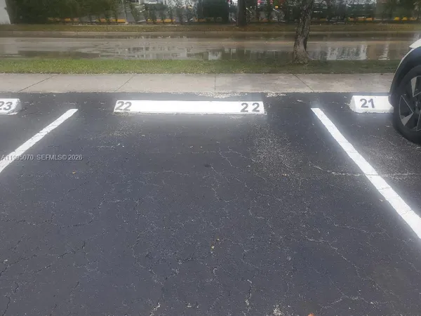 $2,250 | 319 Northeast 14th Avenue, Unit 207, Hallandale Beach, FL 33009