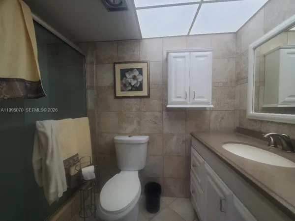 $2,250 | 319 Northeast 14th Avenue, Unit 207, Hallandale Beach, FL 33009