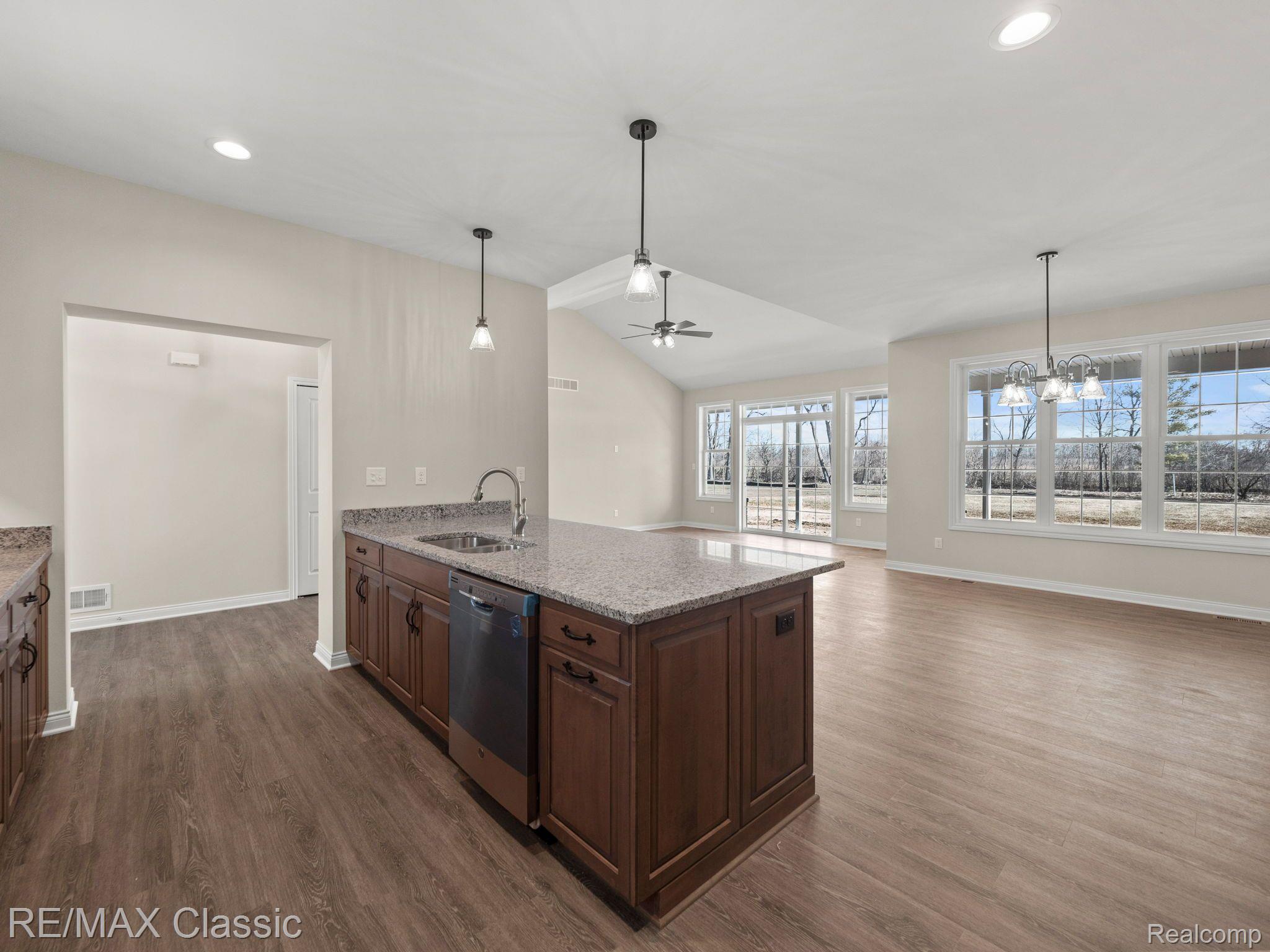 33185 McCann Road Rockwood, MI 48173 - Photo 7 of 24 Gallery Image 7