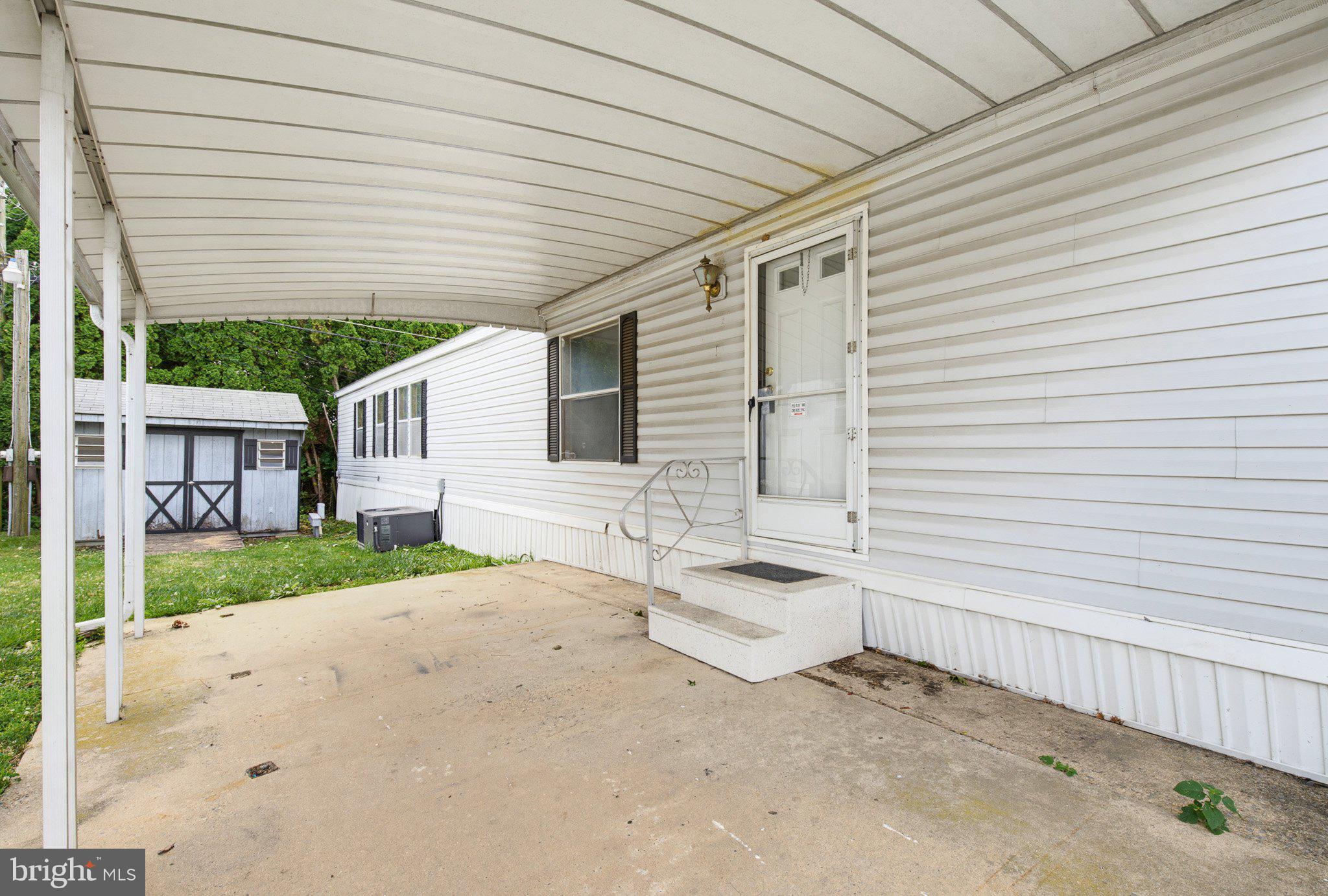 475 Wabash Road Ephrata, PA 17522 - Photo 5 of 33 Welcoming entryway with covered porch.