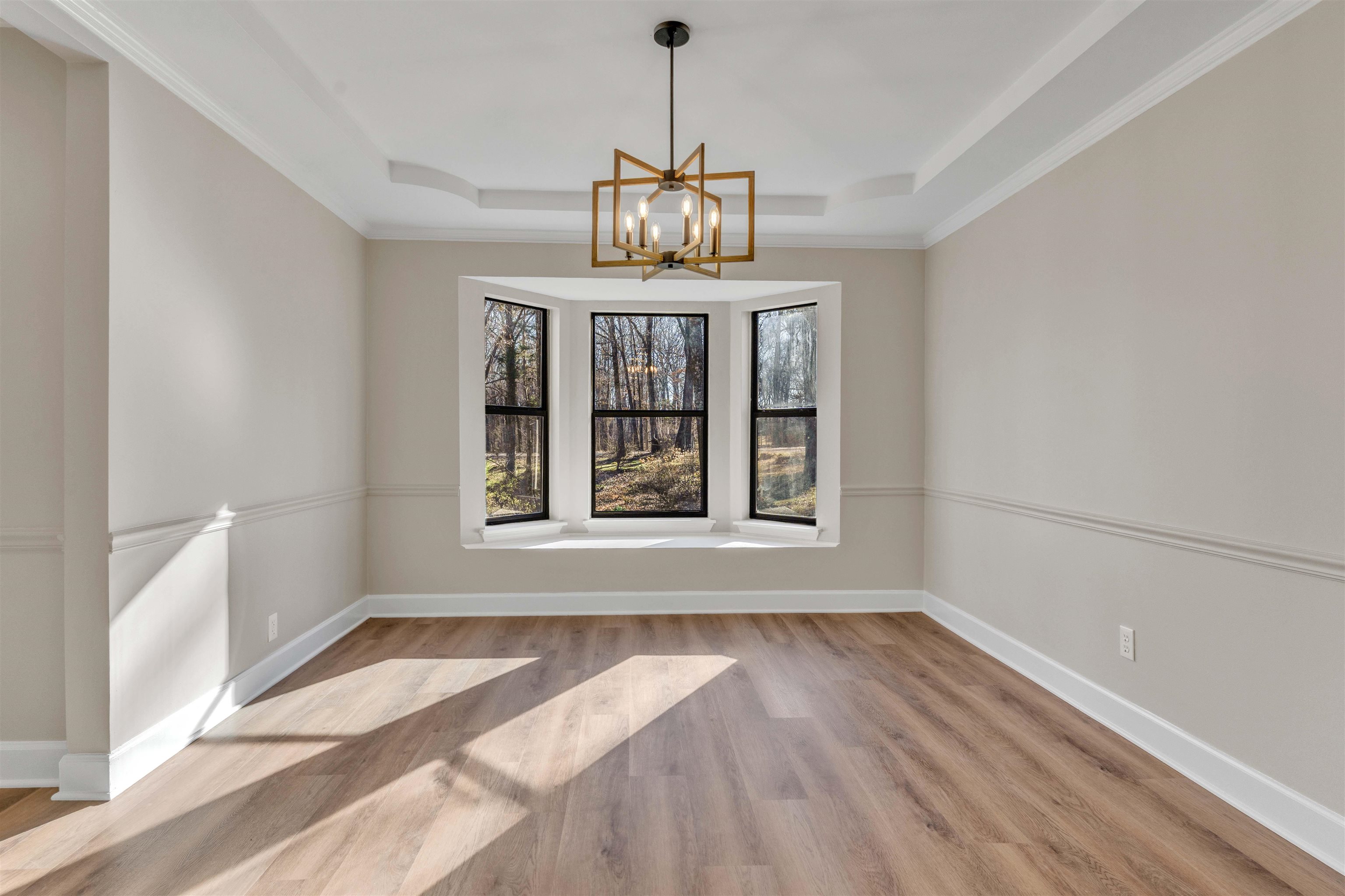 310 Walnut Bend Road Arlington, TN 38002 - Photo 8 of 40 a view of an entryway with wooden floor