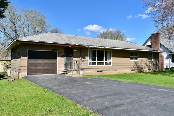 $269,900 | 1888 Gilmore Avenue, Winona, MN 55987