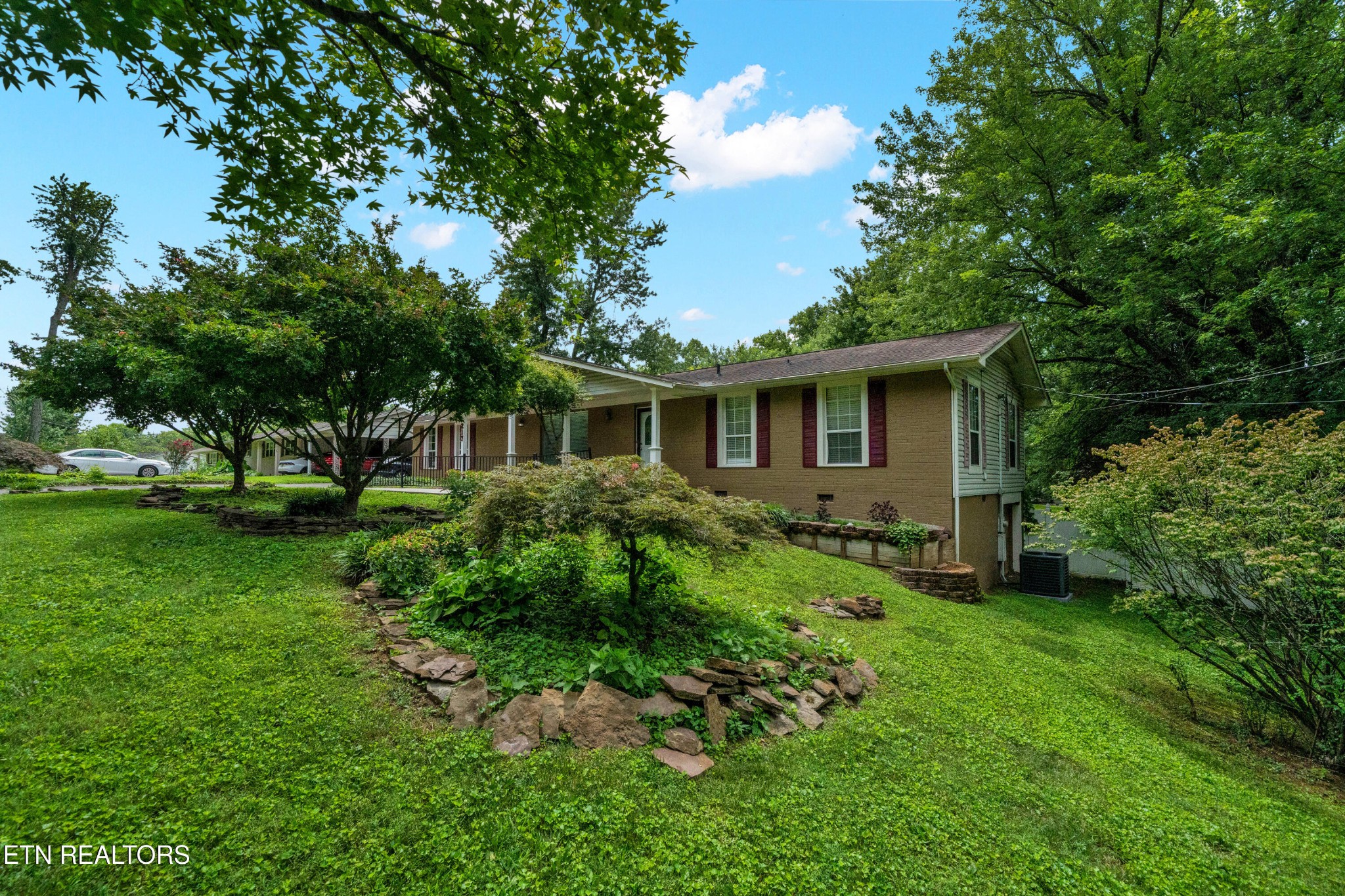 217 Wakefield Road Knoxville, TN 37922 - Photo 32 of 40 Gallery Image 32