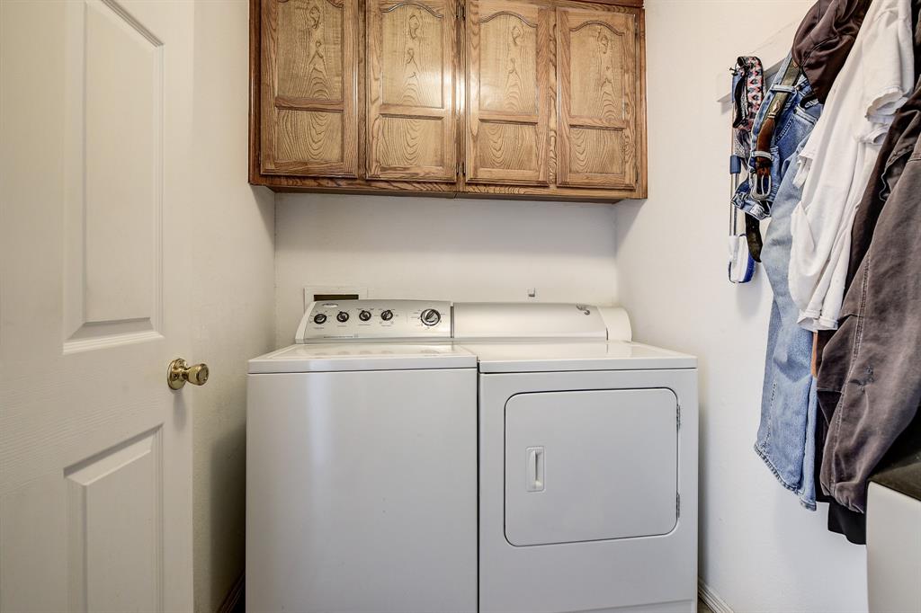 365 Country Lane Haslet, TX 76052 - Photo 15 of 34 a utility room with dryer and washer