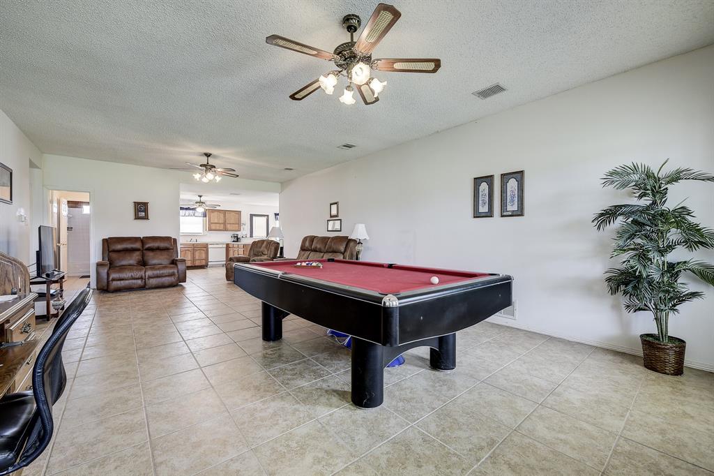 365 Country Lane Haslet, TX 76052 - Photo 7 of 34 a room with furniture and potted plant