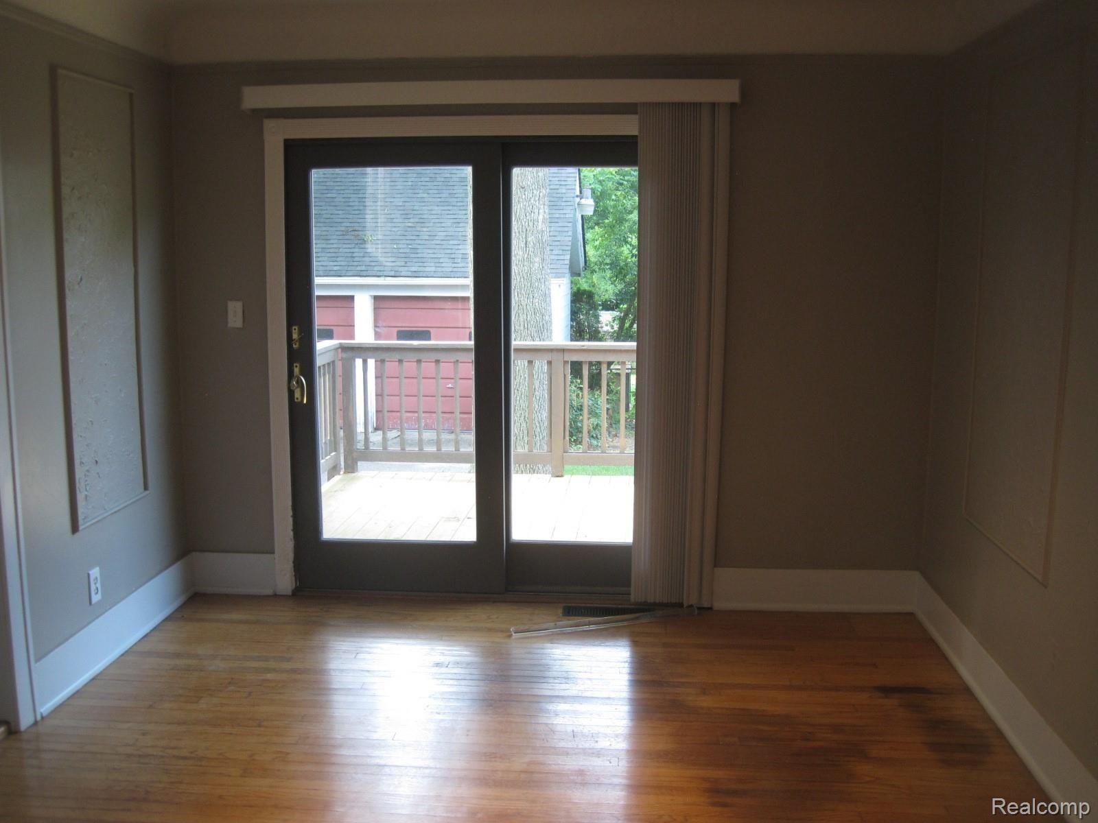 19 Oriole Road Pontiac, MI 48341 - Photo 3 of 18 Dining Room
