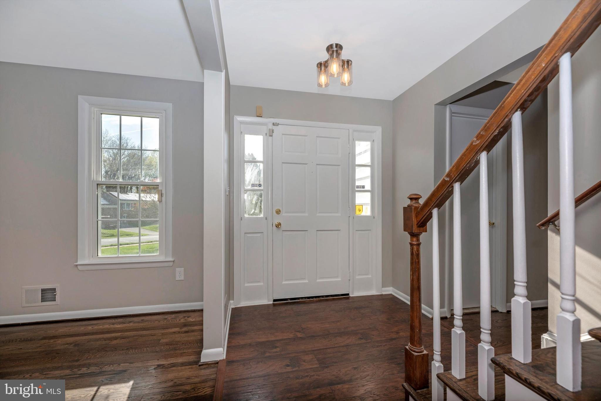 3201 Llewellyn Field Road Olney, MD 20832 - Photo 2 of 54