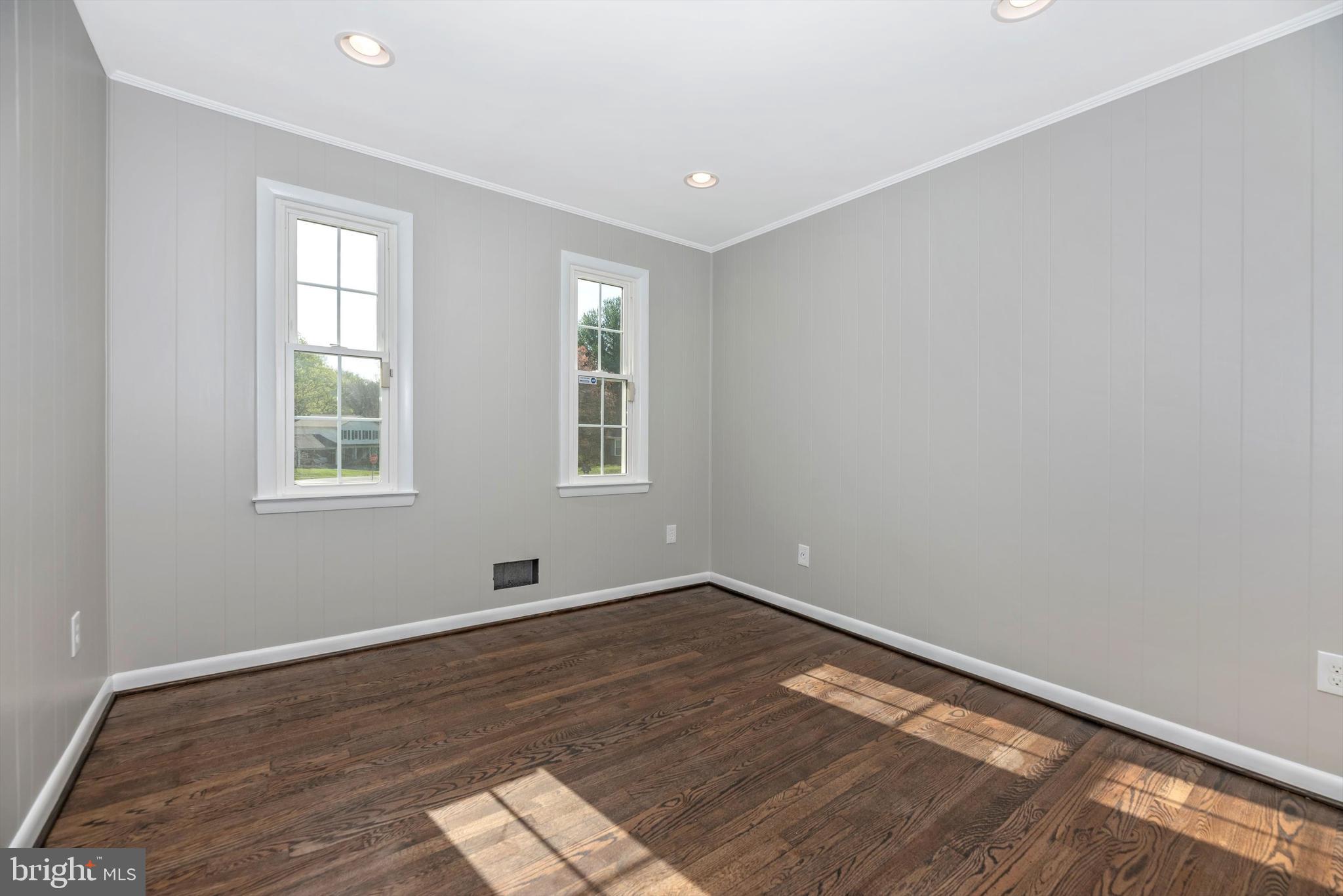 3201 Llewellyn Field Road Olney, MD 20832 - Photo 4 of 54