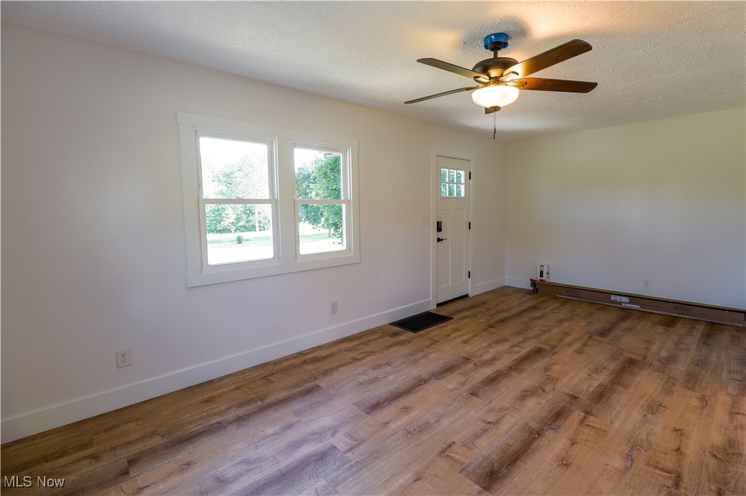 173 Fixler Road Wadsworth, OH 44281 - Photo 4 of 37