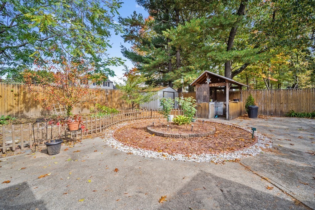 72 Curve Street Springfield, MA 01104 - Photo 13 of 16 Gallery Image 13