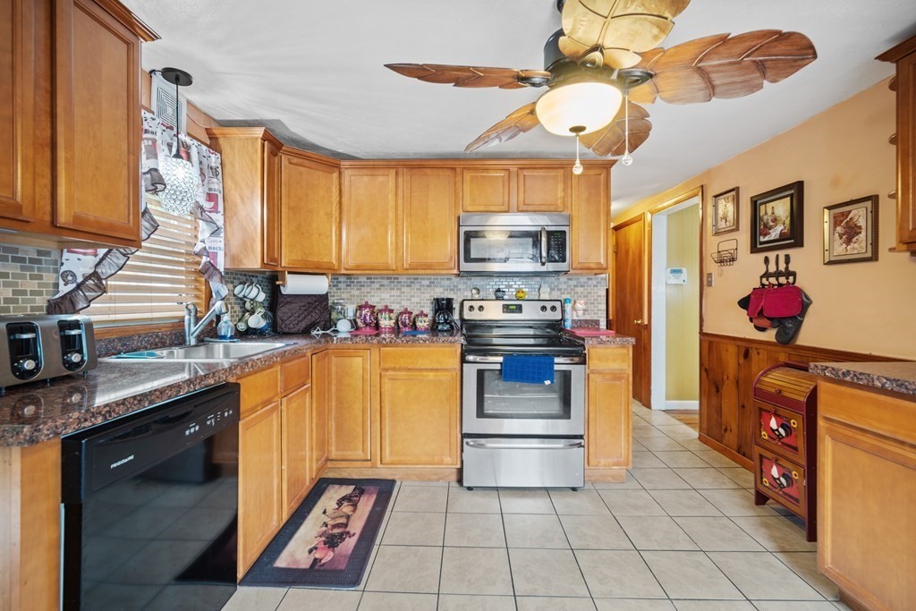 72 Curve Street Springfield, MA 01104 - Photo 5 of 16 Gallery Image 5