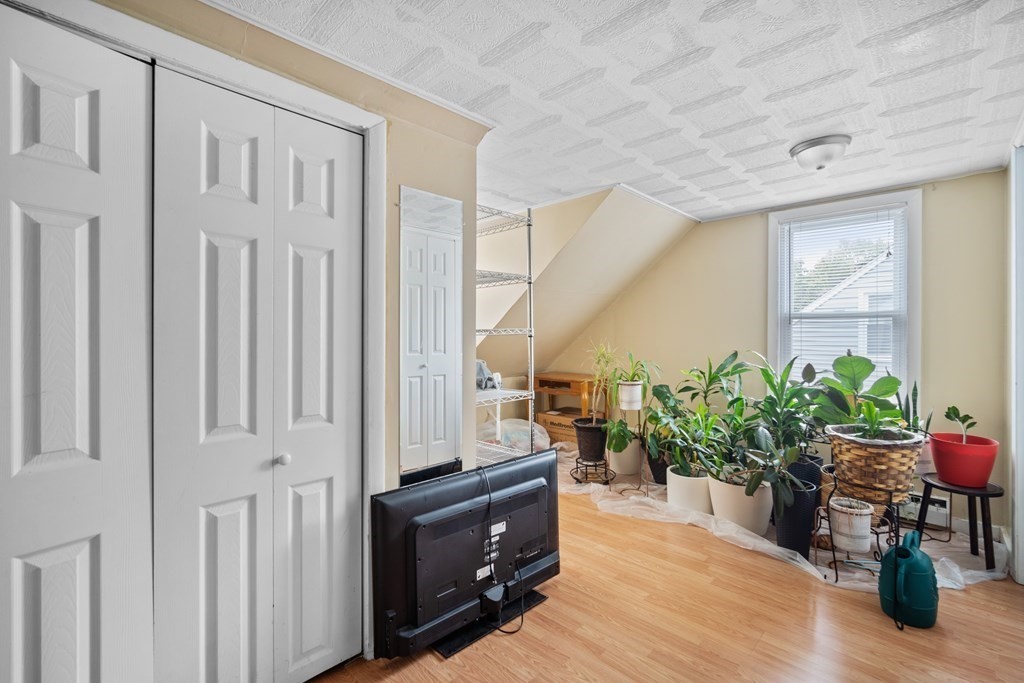72 Curve Street Springfield, MA 01104 - Photo 9 of 16 Gallery Image 9