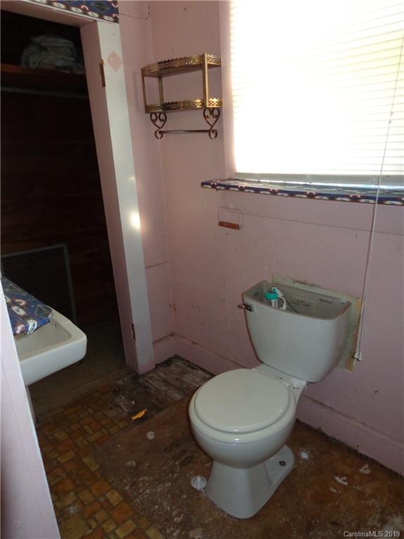 754 Rutherford Road Marion, NC 28752 - Photo 25 of 26 Gallery Image 25