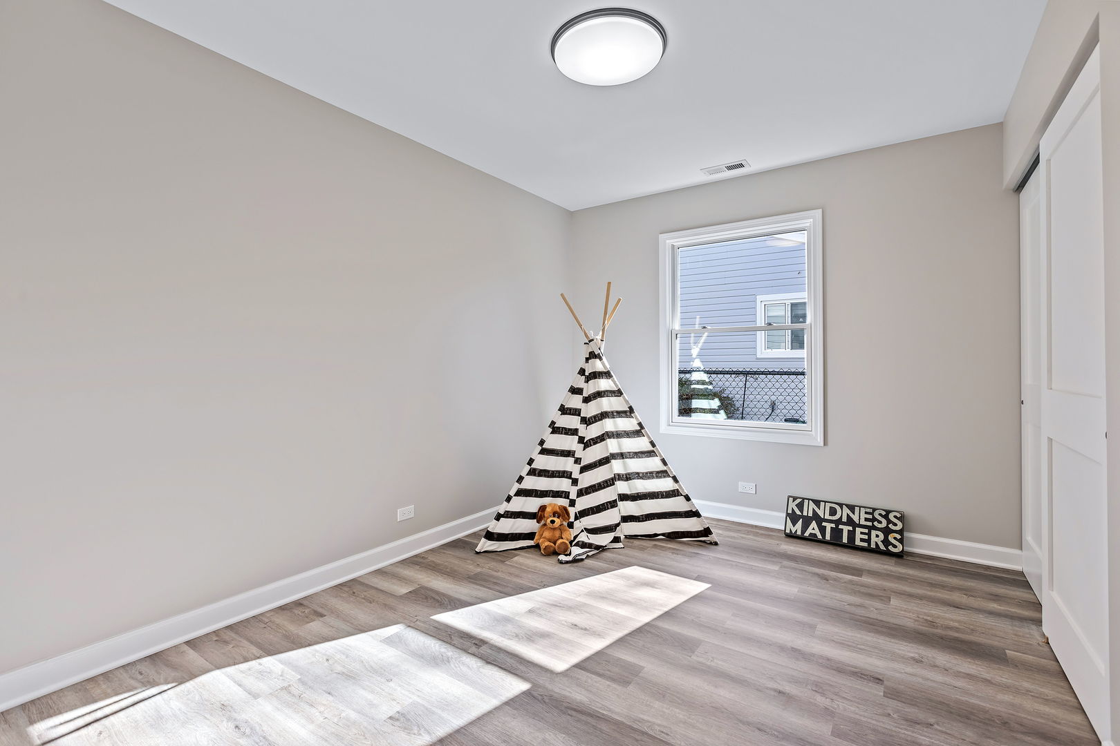 1044 Greenridge Road Buffalo Grove, IL 60089 - Photo 12 of 19 a view of entryway with wooden floor