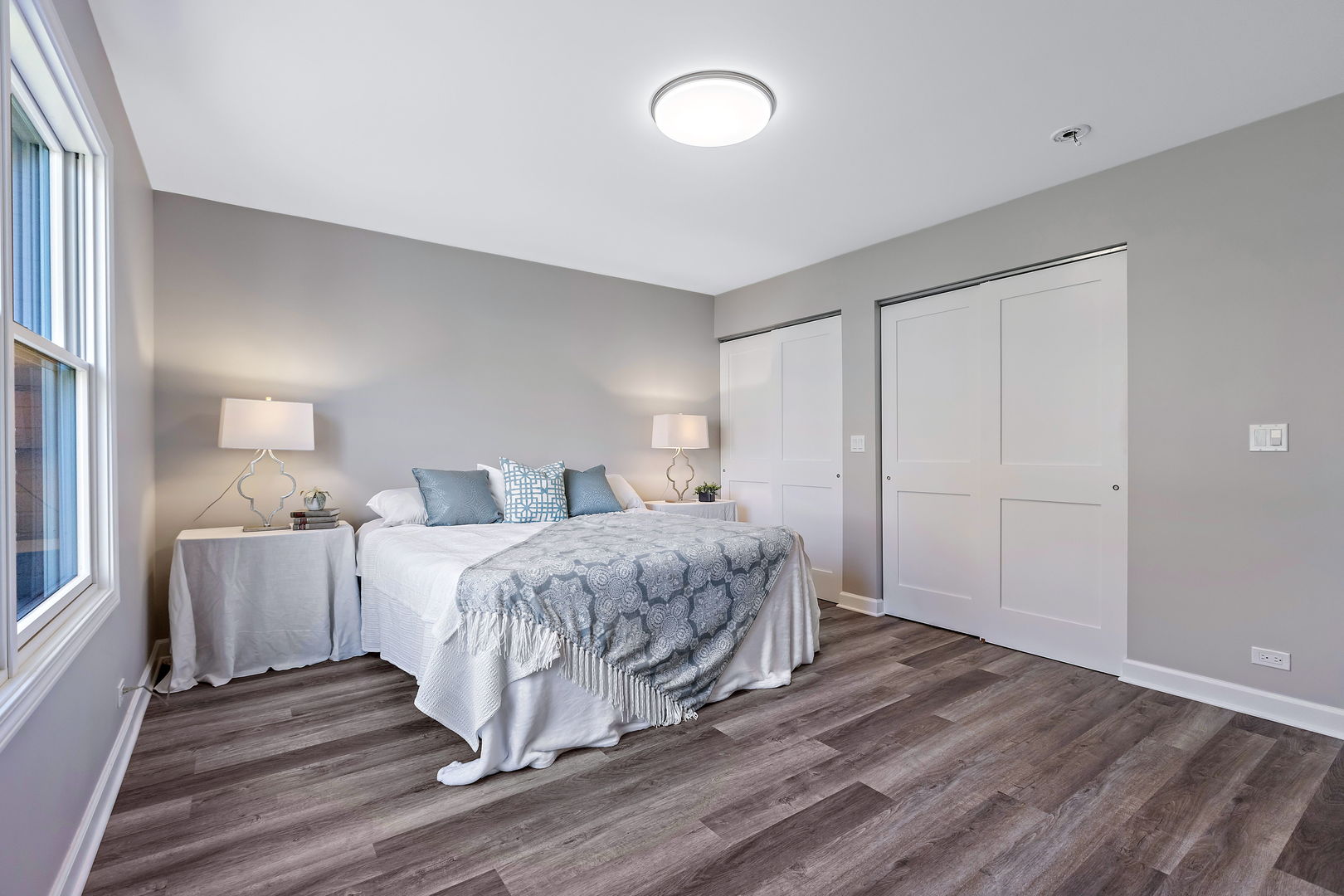 1044 Greenridge Road Buffalo Grove, IL 60089 - Photo 14 of 19 a bed room with a bed and a window