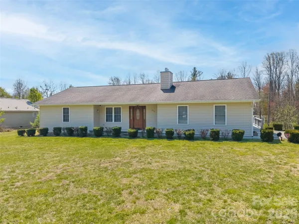 $584,900 | 476 Jackson Loop Road, Flat Rock, NC 28731