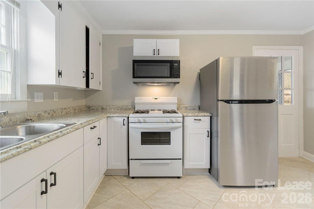 5908 Wilora Lake Road Charlotte, NC 28212 - Photo 5 of 19