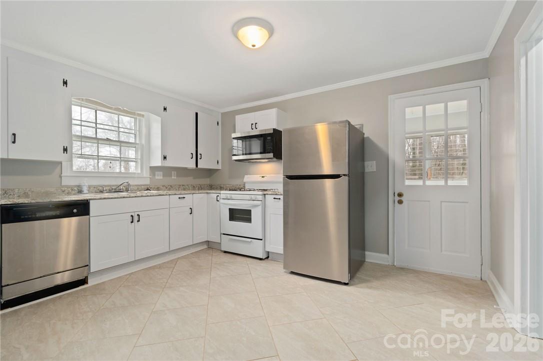 5908 Wilora Lake Road Charlotte, NC 28212 - Photo 6 of 19