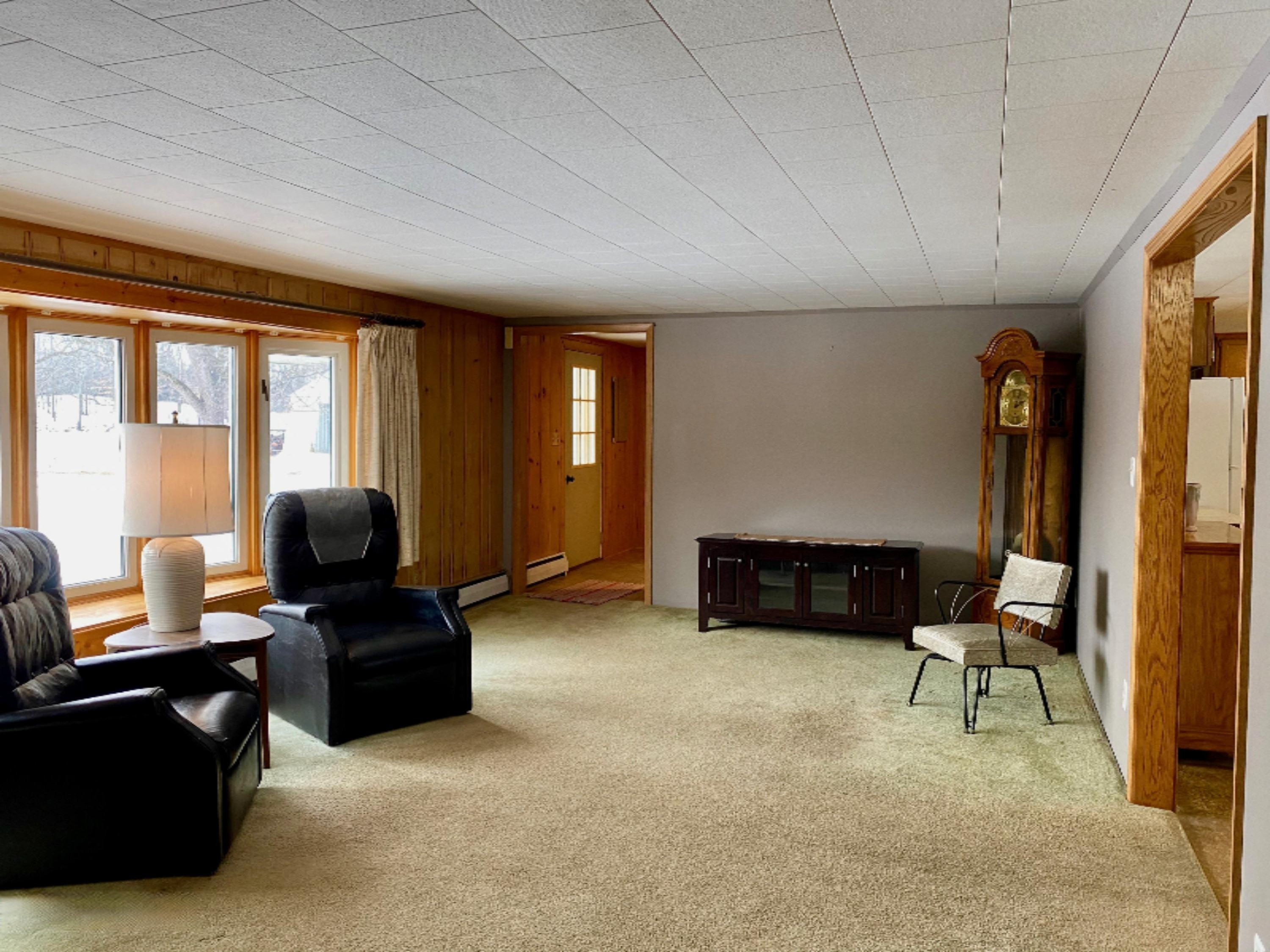 4824 Maidens Road Onekama, MI 49675 - Photo 14 of 56 living room