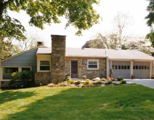 93 Dexterdale Drive Warwick, RI 02886 - Photo 1 of 4 Exterior Front.