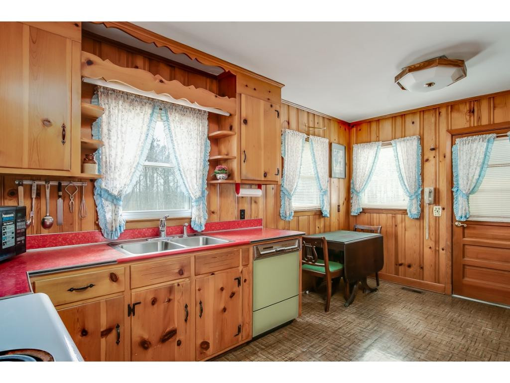 4849 Edens View Road Kingsport, TN 37664 - Photo 14 of 31 Ample space for Eat In