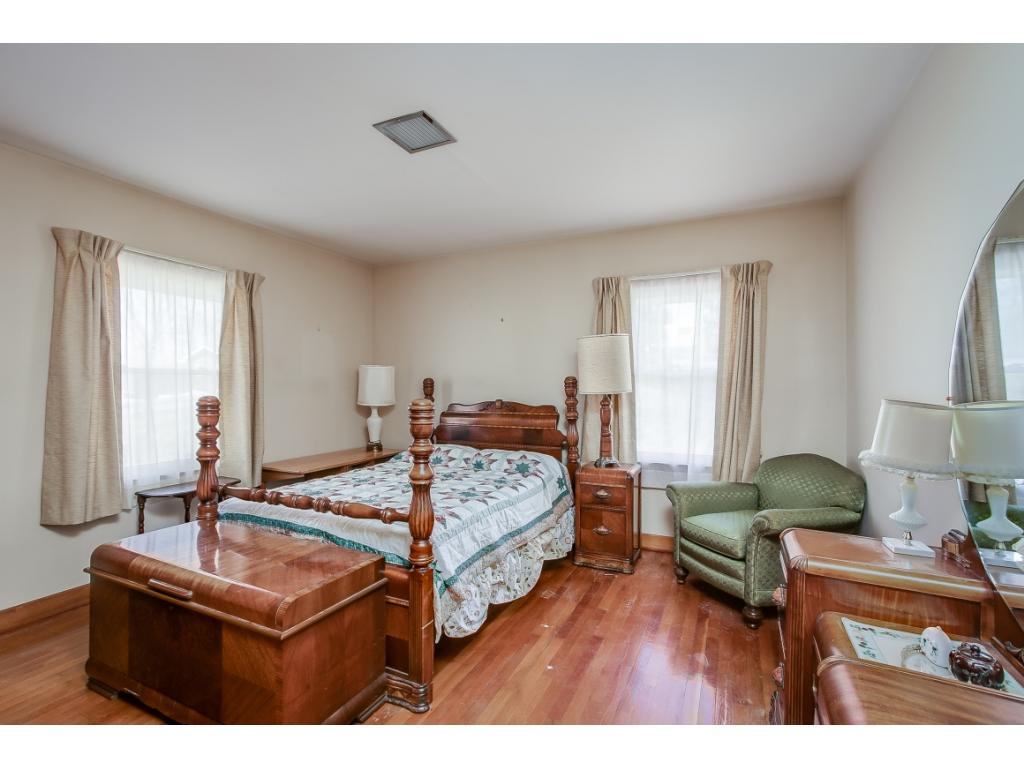 4849 Edens View Road Kingsport, TN 37664 - Photo 16 of 31 First Bedroom