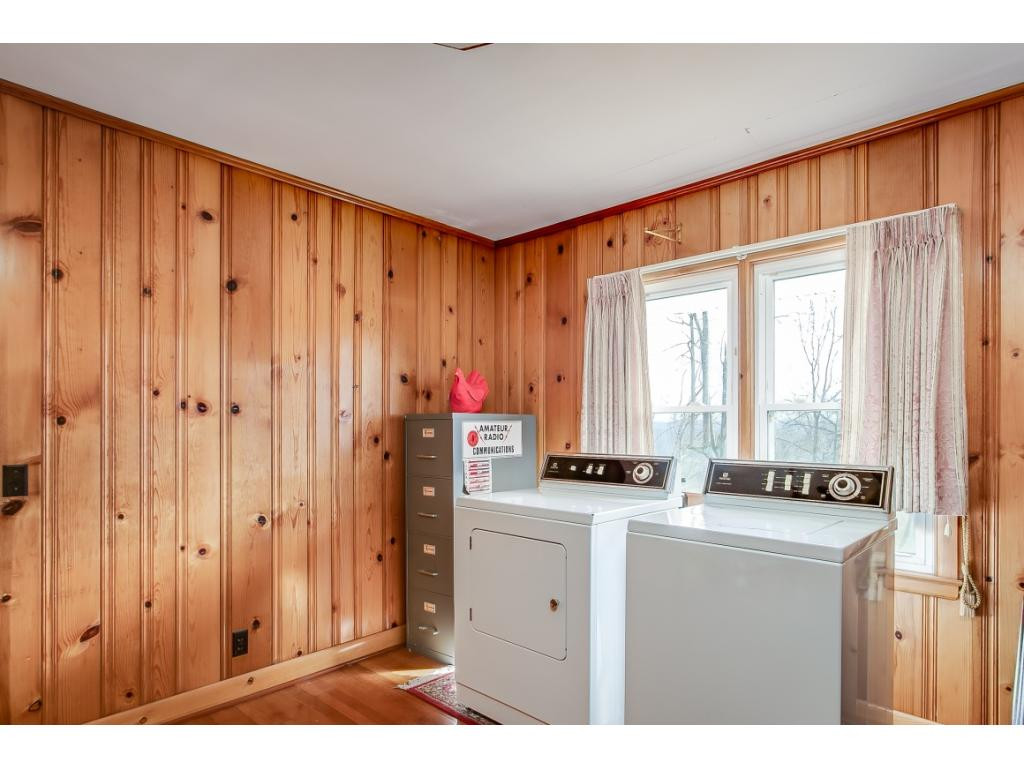 4849 Edens View Road Kingsport, TN 37664 - Photo 21 of 31 Third BR used as Laundry room