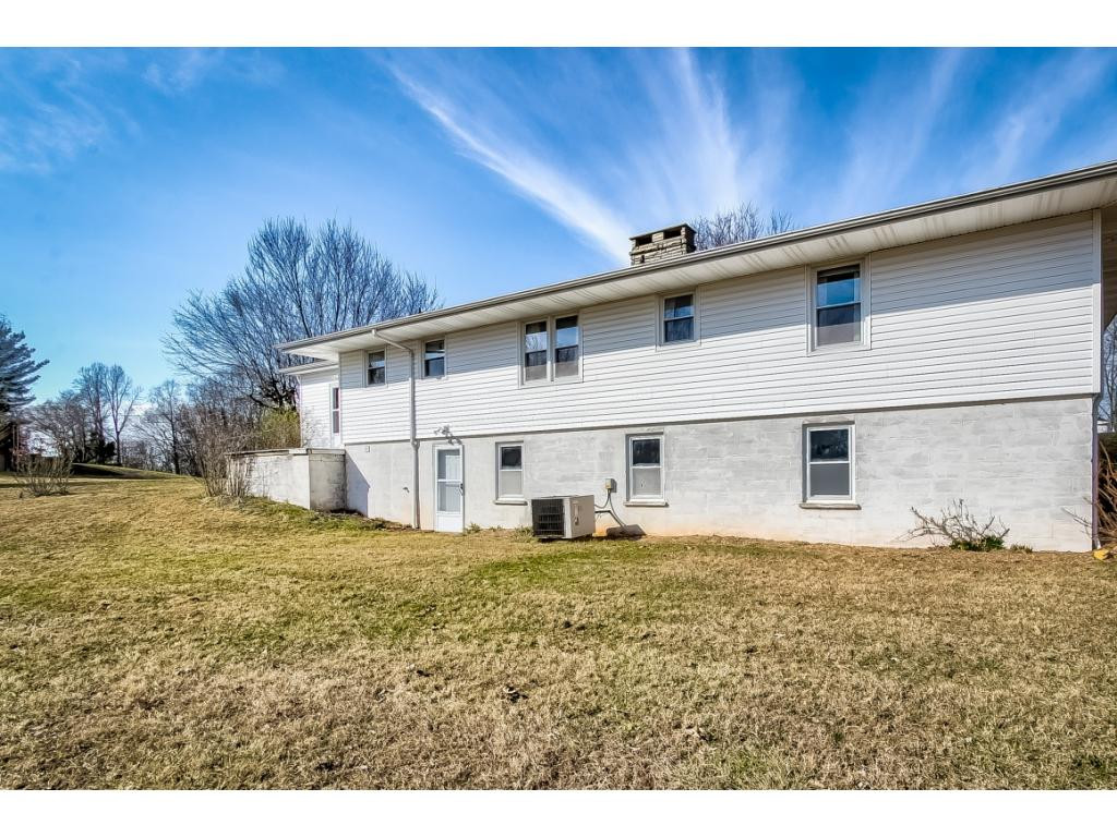 4849 Edens View Road Kingsport, TN 37664 - Photo 28 of 31 Walk out Full Basement