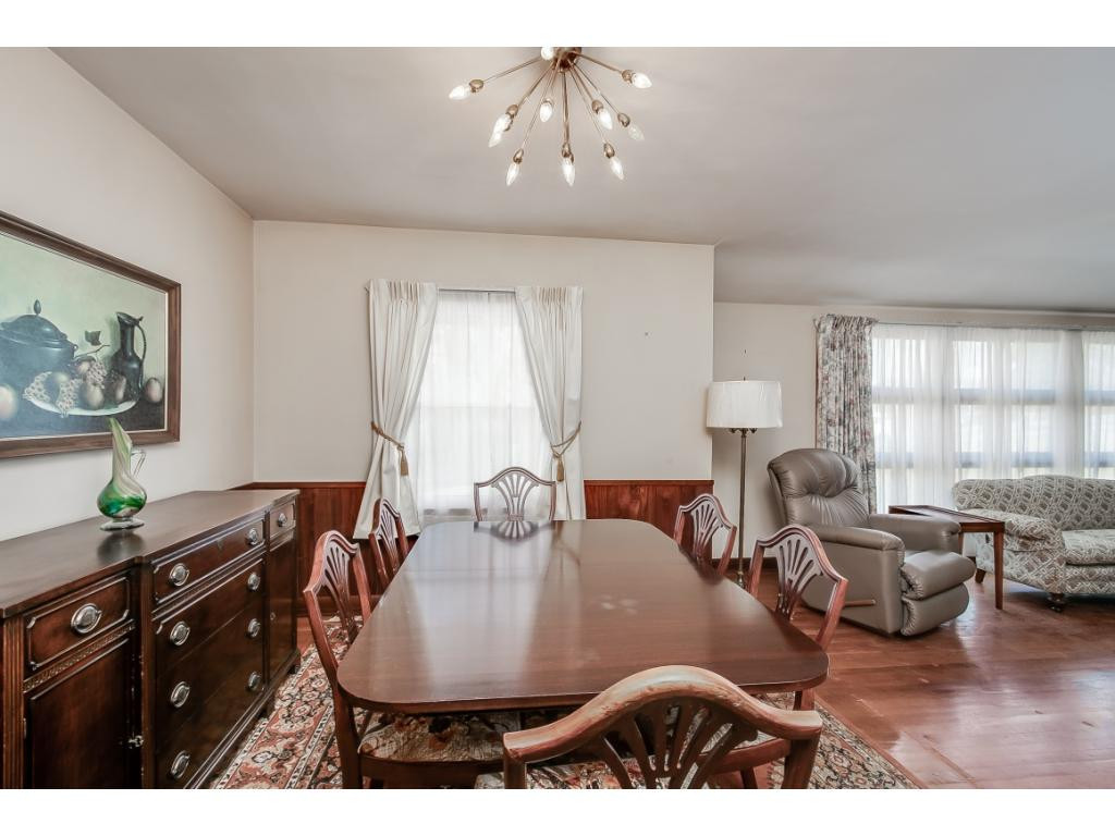 4849 Edens View Road Kingsport, TN 37664 - Photo 10 of 31 Dining area next to LR