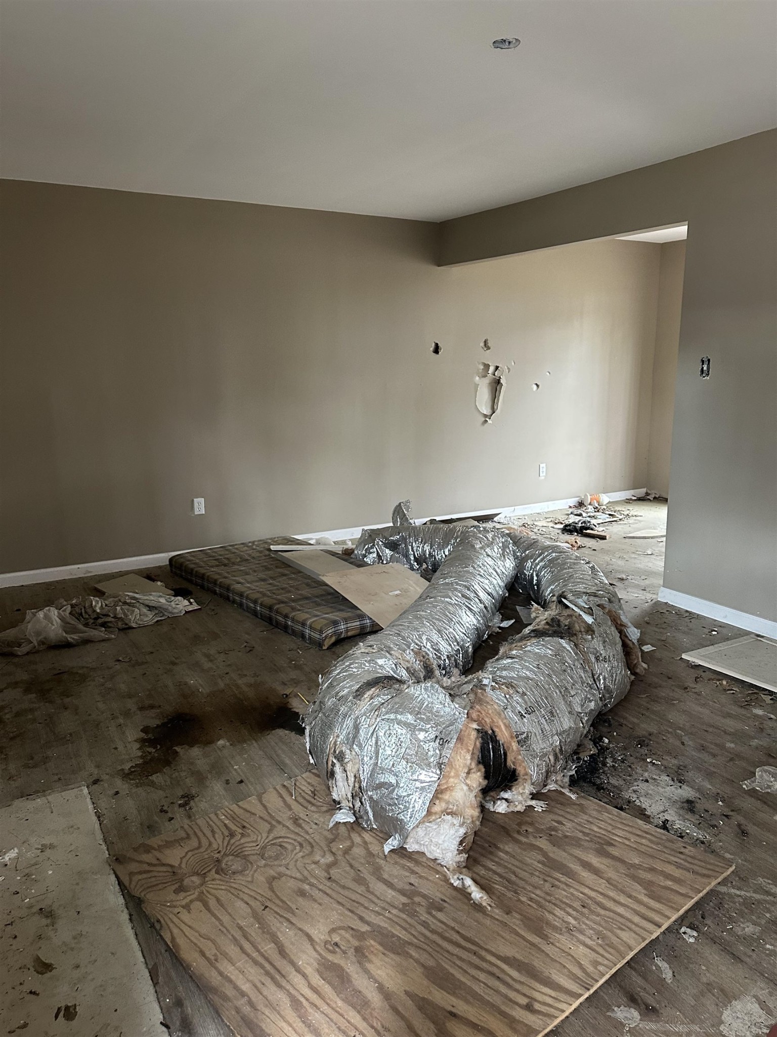 3076 St Croix Place, Unit 92 Memphis, TN 38127 - Photo 3 of 13 a bedroom with a bed and wooden floor